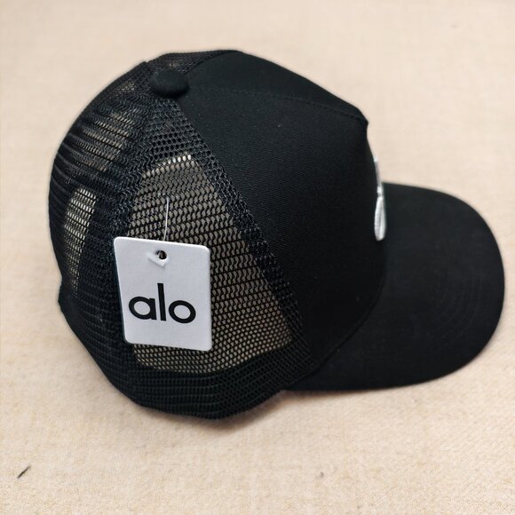 🧢NWT ALO Yoga casual District Trucker Hat - Picture 2 of 4